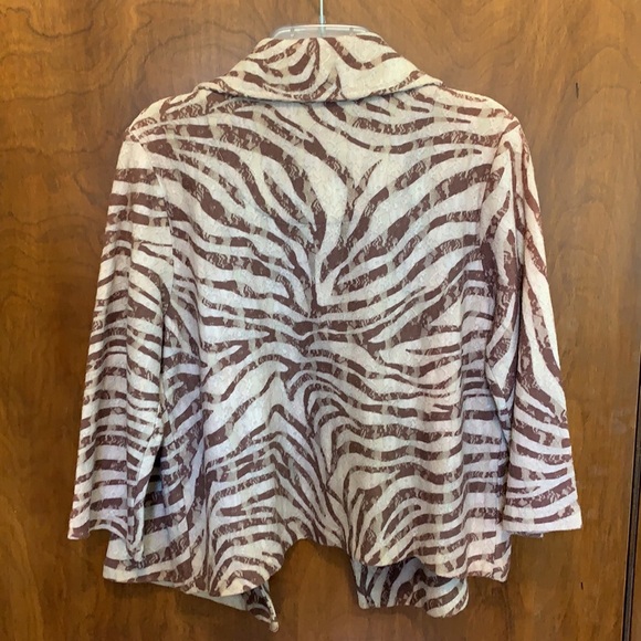 NWT Chico’s Zebra Lace Cardigan Size 1 Chicos - Picture 6 of 8